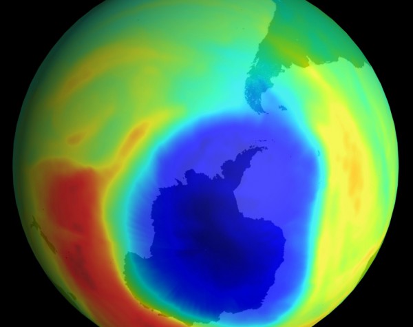 Размеры озоновой дыры над Антарктидой уменьшаются