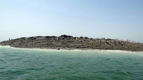 После землетрясения в Пакистане в Аравийском море образовался новый остров