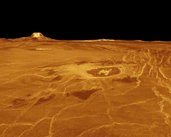 Ученые озадачены: неужели Луна действительно когда-то была спутником Венеры?