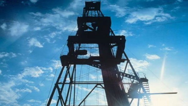 РФ может добывать до 600 млн т нефти в год до 2050г при достаточных объемах геологоразведки - ученый