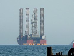 "Роснефть" пробурит первую разведочную скважину на шельфе Черного моря в 2014 году
