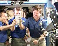 Ученые: мочу астронавтов будут перерабатывать на топливо