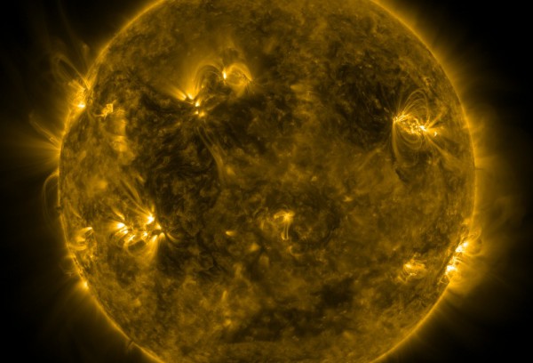 Аппарат NASA "увидел" на Солнце нановспышку в 10 млн градусов Цельсия