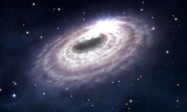 Ученые нашли сверхмассивную черную дыру