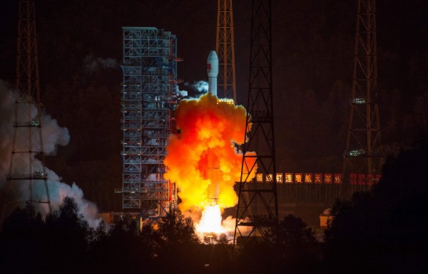 Китай успешно вывел на орбиту исследовательский спутник