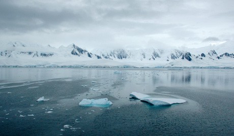У кого есть право на Антарктиду?