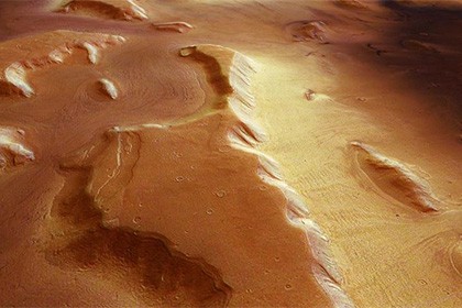На Марсе обнаружили ледники под толстым слоем пыли