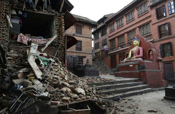 Число жертв землетрясения в Непале выросло до двух с половиной тысяч
