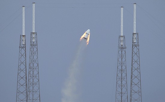 SpaceX провела первые испытания пассажирского космического корабля  