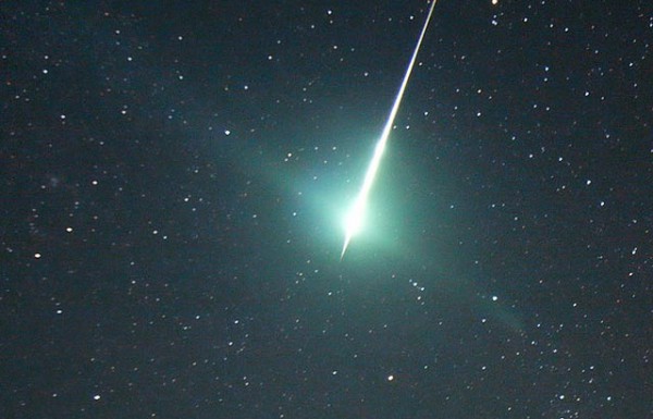 В Байкал в километре от берега упал метеорит