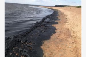 Крупный нефтяной разлив произошел в заливе Акаба