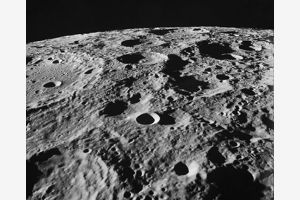 На Луне продолжают образовываться новые ударные кратеры