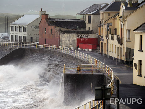 В Ирландии свирепствует ураган «Офелия»
