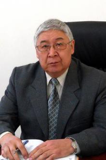 Основная задача Кыргызстана - уйти от зависимости от Кумтора путем запуска нескольких месторождений, - глава Госгеологии И.Чунуев