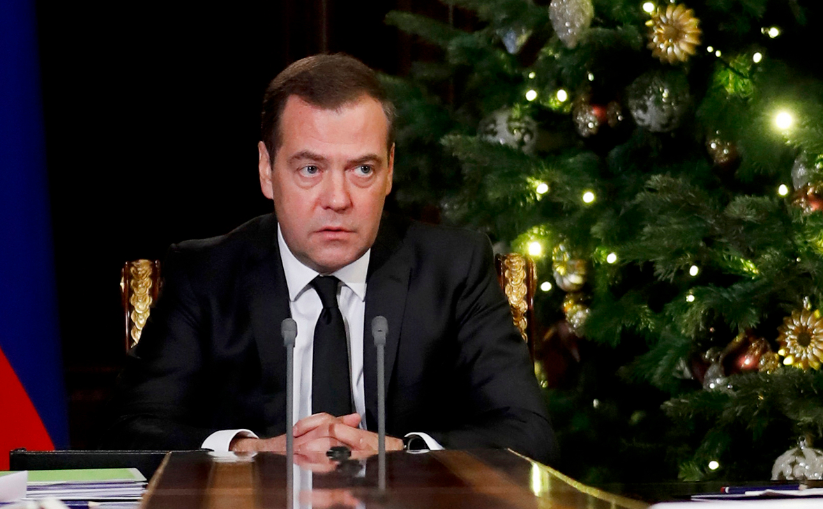 Дмитрий Медведев пообещал, что «Северный поток – 2» будет достроен