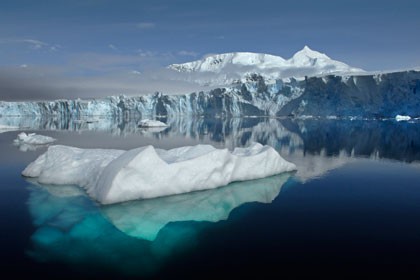 Расширение антарктического ледника связали с глобальным потеплением