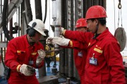 Китайские нефтяные компании атакуют Америку
