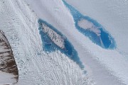 В Антарктиде появились загадочные голубые озера
