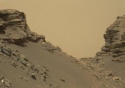 Марсоход Curiosity прислал новые снимки горы Шарп