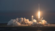 Falcon 9 загорелась после приземления на плавучую платформу