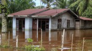 Сильное наводнение на Суматре