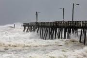 Ураган "Дориан" достиг побережья США
