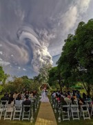 Вулкан Тааль на Филиппинах выбросил двухкилометровый столб пепла